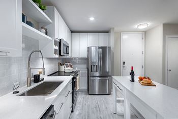 French door refrigerators with ice maker and water dispenser